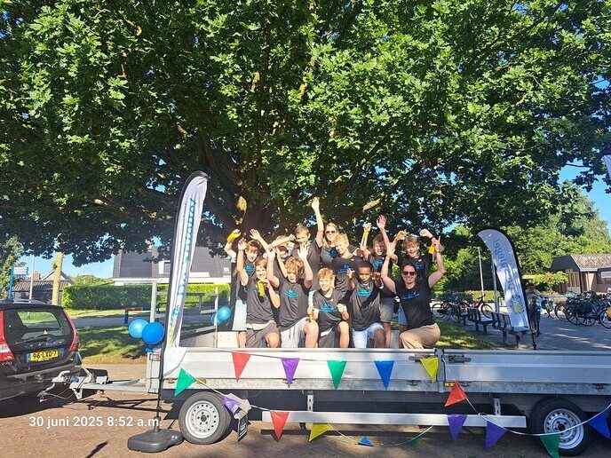 Huldiging jongens handbalteam van De Spiegel - Foto: Ingezonden foto