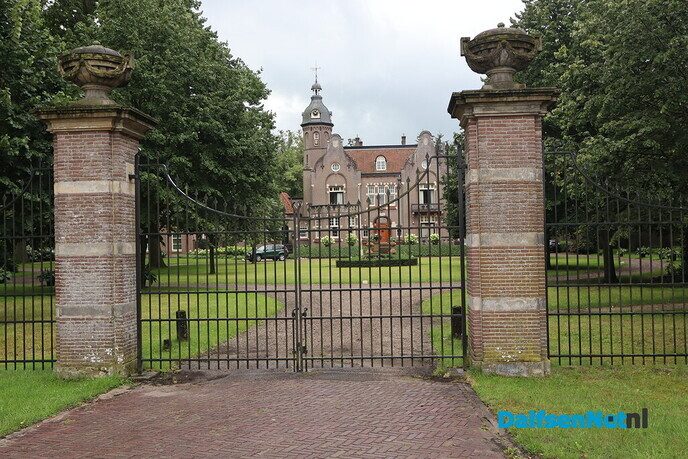 Met Jan Kok rijden door Vechtdal in de buurtbus - Foto: Art de Ruiter