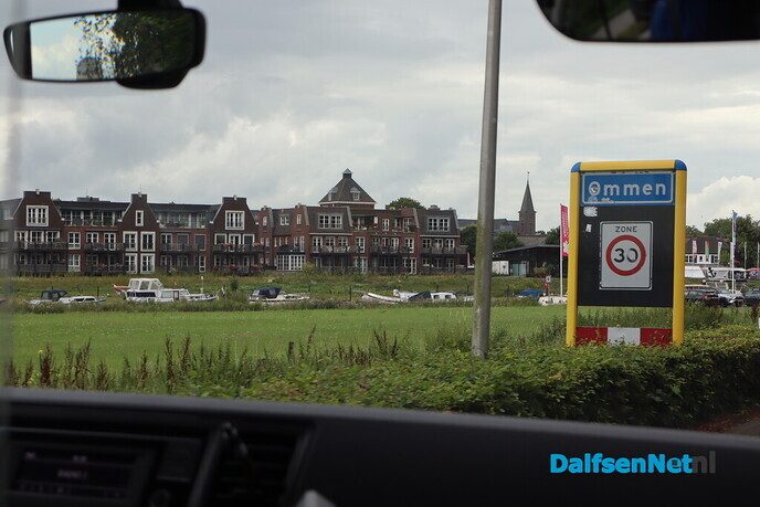 Met Jan Kok rijden door Vechtdal in de buurtbus - Foto: Art de Ruiter