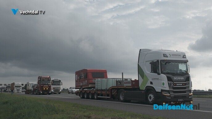 Konvooi met 140 trucks met oplegger onderweg naar Truckstar - Foto: Ingezonden foto