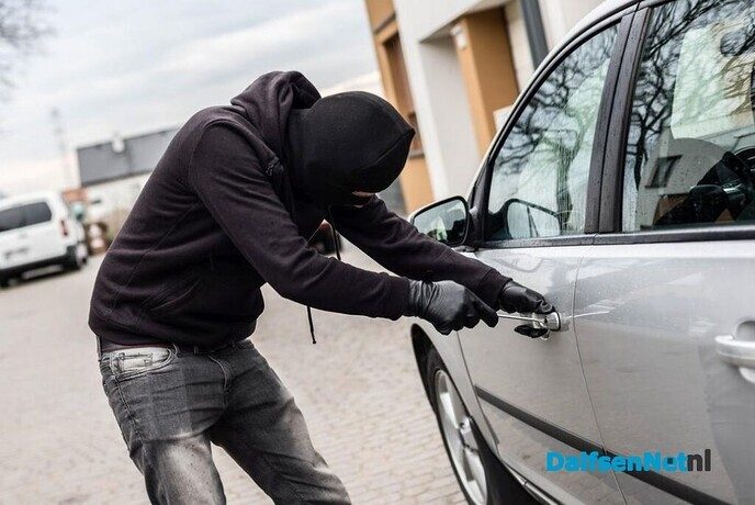 Autoinbraak pogingen