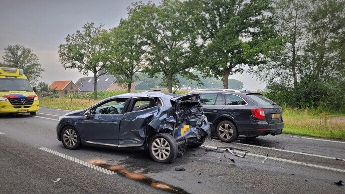 Fikse aanrijding N348 Dalmsholte - Foto: Niels Jansen