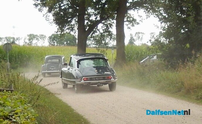Toertocht  mooie Citroëns - Foto: Willy