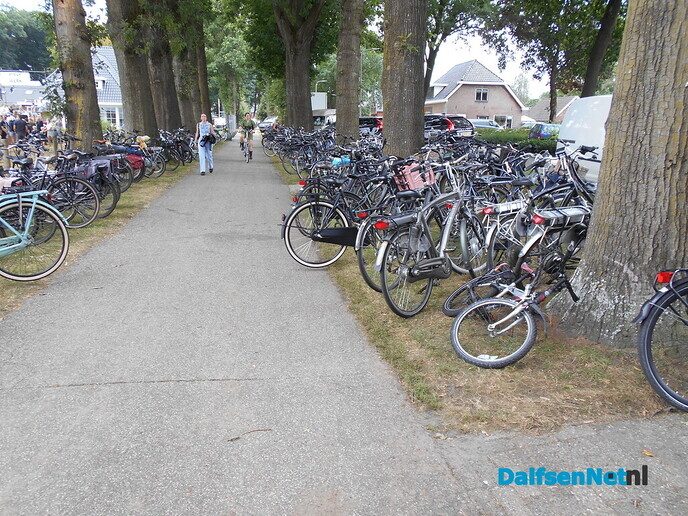 En nu het meest spectaculaire onderdeel van vandaag in Luttenberg; gat graam - Foto: Willy