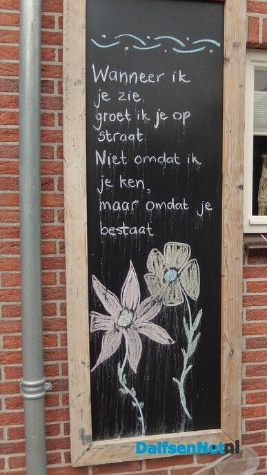 Humor ligt op straat (4) nieuwe tekst hangt er weer - Foto: Willy