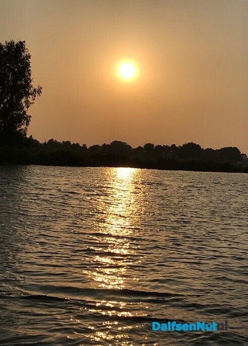 Prachtig … de sunset cruise met de Vechtzomp - Foto: Willie uut Hessum