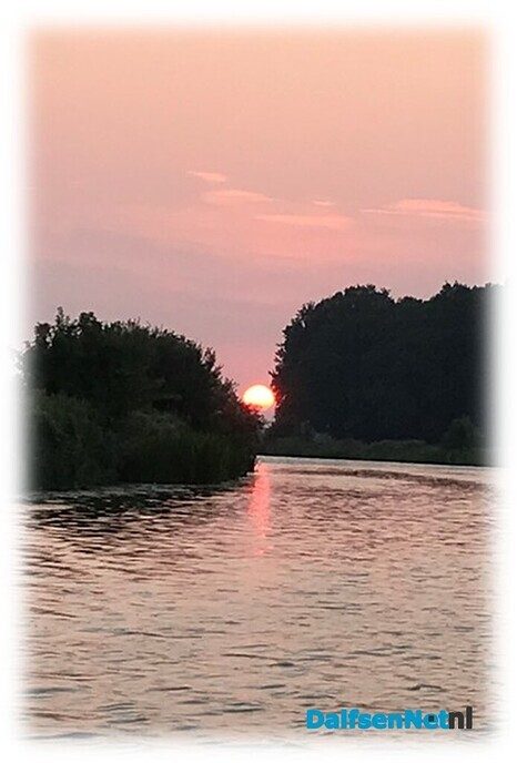 Prachtig … de sunset cruise met de Vechtzomp - Foto: Willie uut Hessum