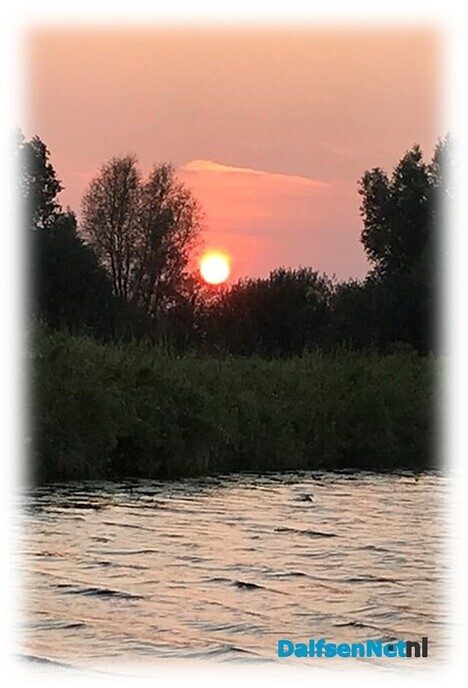 Prachtig … de sunset cruise met de Vechtzomp - Foto: Willie uut Hessum