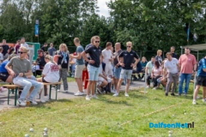 Zand, zweet en sjaaltjes op de donderdag van het Sukerbietenfeest - Foto: Ingezonden foto