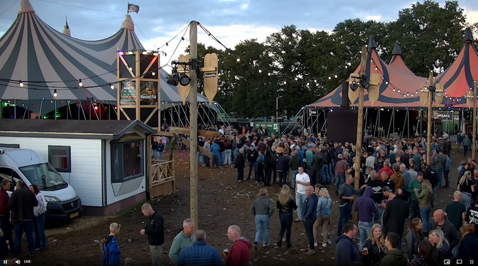 Zondag was het al vanaf 15.00 uur groot feest bij Kachel FM