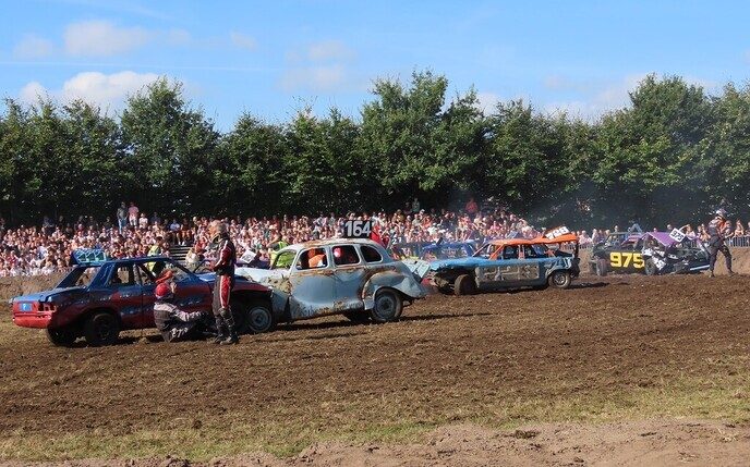 Autorodeo was weer een hoogtepunt bij Oranje-feestweek - Foto: Ingezonden foto