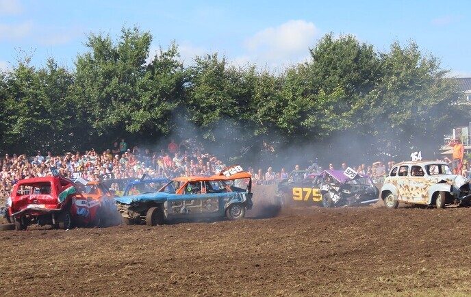 Autorodeo was weer een hoogtepunt bij Oranje-feestweek - Foto: Ingezonden foto