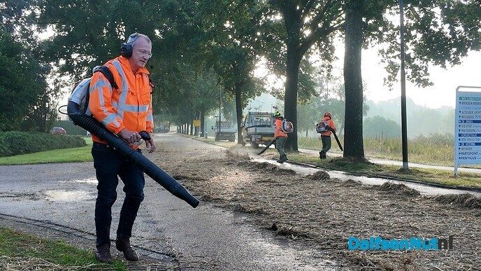 Burgemeester geeft het goede voorbeeld - Foto: Ingezonden foto