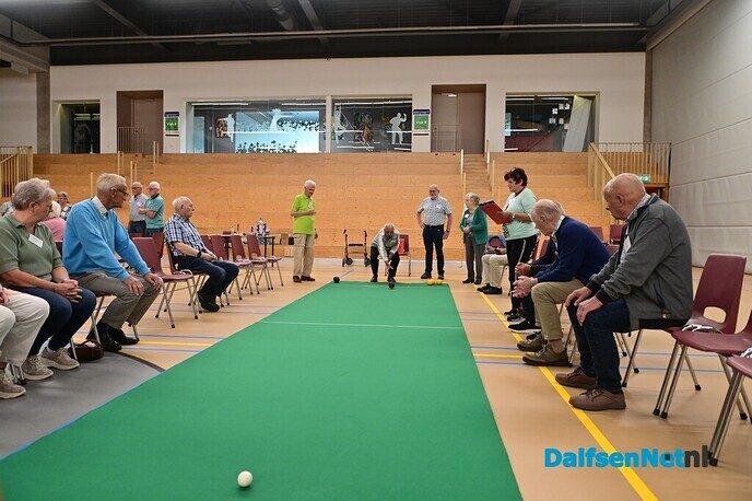 Nieuwleusen-1 wint het 23e Gemeentelijk Koersbaltoernooi - Foto: Johan Bokma