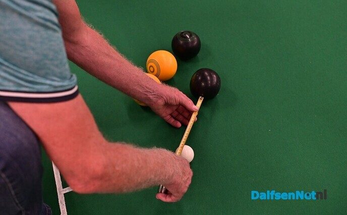 Nieuwleusen-1 wint het 23e Gemeentelijk Koersbaltoernooi - Foto: Johan Bokma