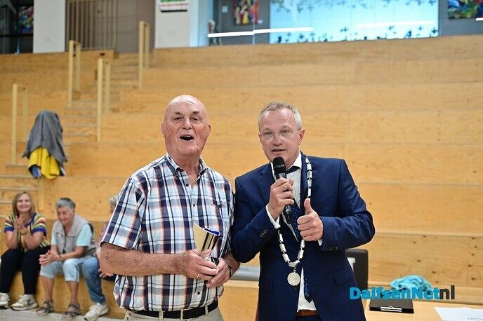 Nieuwleusen-1 wint het 23e Gemeentelijk Koersbaltoernooi - Foto: Johan Bokma