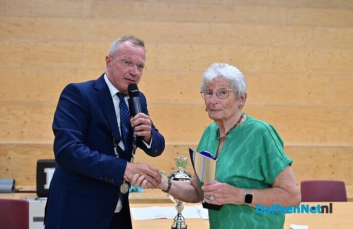 Nieuwleusen-1 wint het 23e Gemeentelijk Koersbaltoernooi - Foto: Johan Bokma