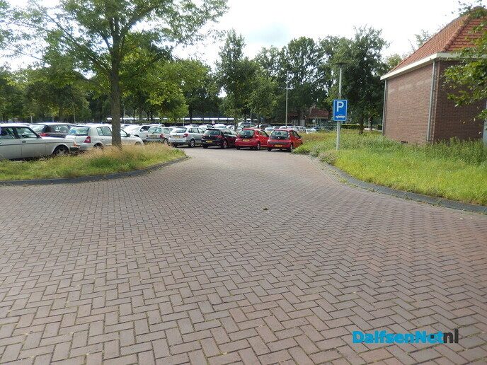 Parkeerplaats tjokvol - Foto: Willy