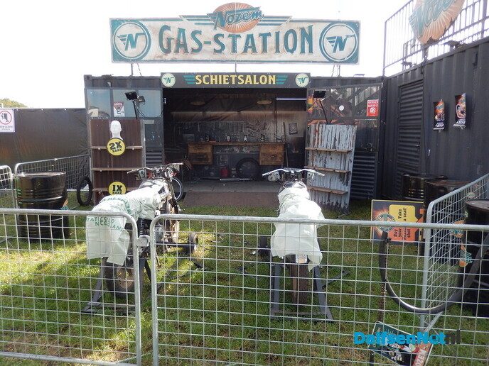 Hoonhorst is klaar voor de Kachel FM - Foto: Willy