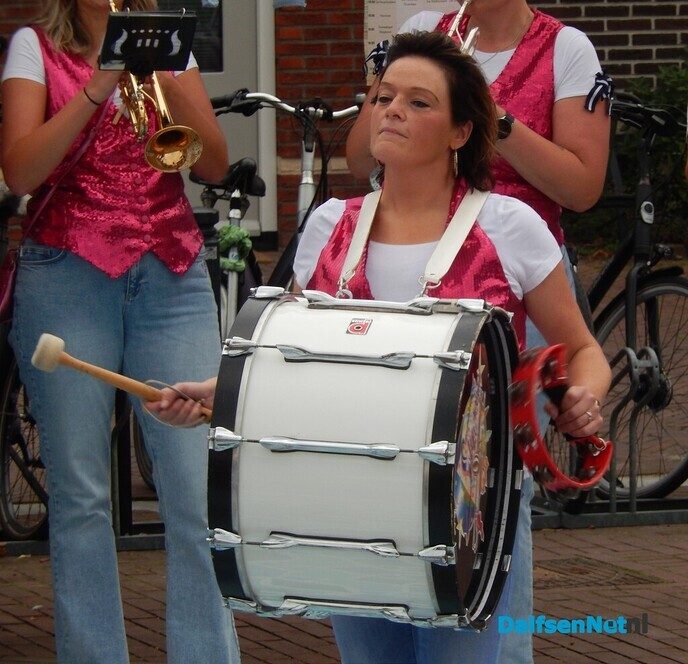 Dalfsen bijna omver geblazen door prachtige blaasmuziek - Foto: Willy