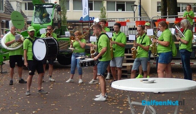Dalfsen bijna omver geblazen door prachtige blaasmuziek - Foto: Willy