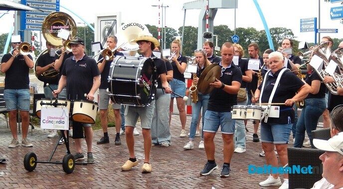 Dalfsen bijna omver geblazen door prachtige blaasmuziek - Foto: Willy