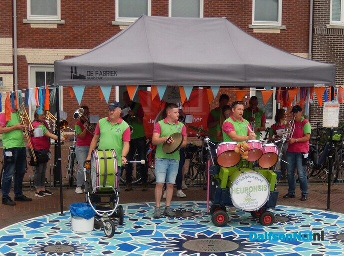 Dalfsen bijna omver geblazen door prachtige blaasmuziek - Foto: Willy