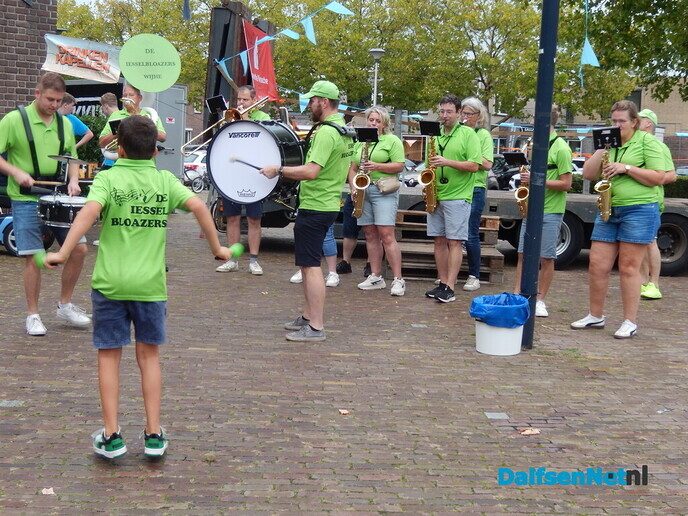 Dalfsen bijna omver geblazen door prachtige blaasmuziek - Foto: Willy