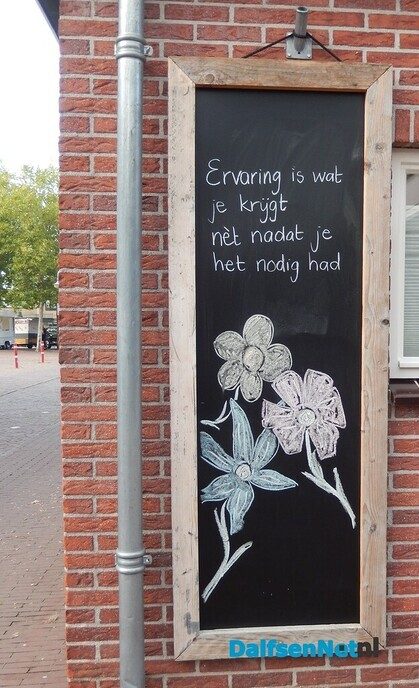 Humor langs de weg - Foto: Willy