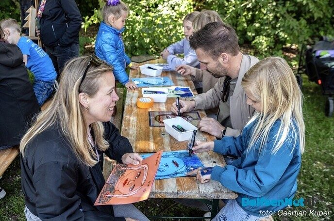 Portrettekenen met een tekenraam - Foto: Ingezonden foto