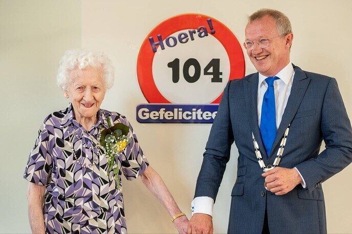 Burgemeester Michael Sijbom blikt terug op de eerste 100 dagen in Dalfsen - Foto: Eigen geleverde foto