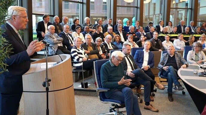 Burgemeester Michael Sijbom blikt terug op de eerste 100 dagen in Dalfsen - Foto: Eigen geleverde foto