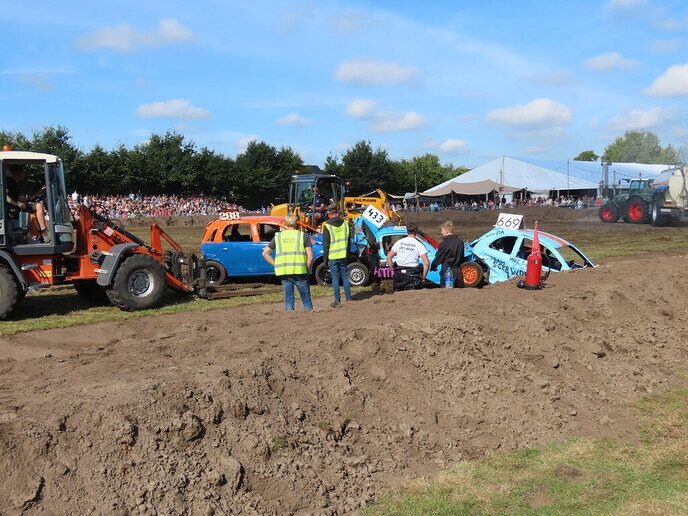 Autorodeo was weer een hoogtepunt bij Oranje-feestweek - Foto: Ingezonden foto