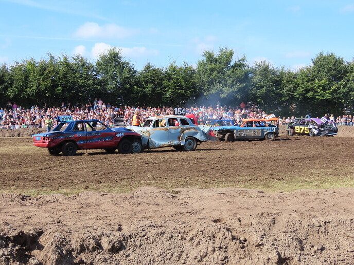 Autorodeo was weer een hoogtepunt bij Oranje-feestweek - Foto: Ingezonden foto