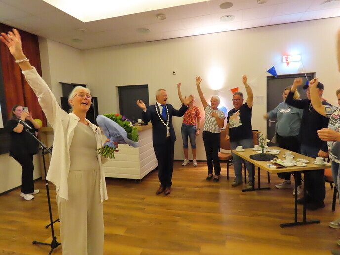 Koninklijke onderscheiding voor Rebecca Feenstra - Foto: Hans Keesmaat