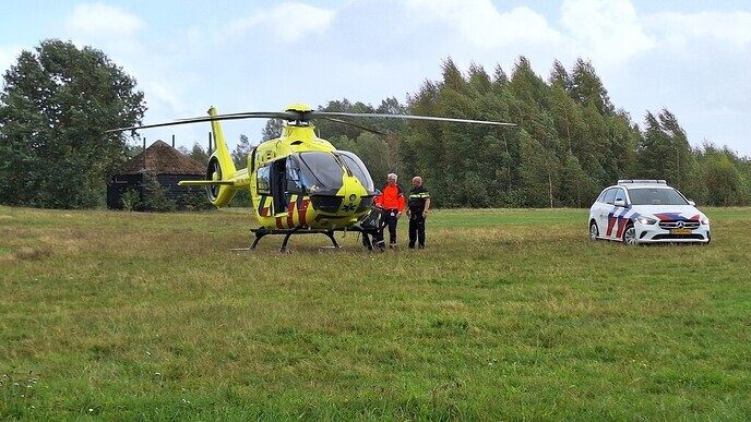 Trauma helikopter Bellingeweer + 2 ambulances - Foto: Ingezonden foto