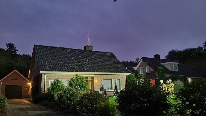 Meer over de schoorsteenbrand Vilsteren - Foto: Niels Jansen
