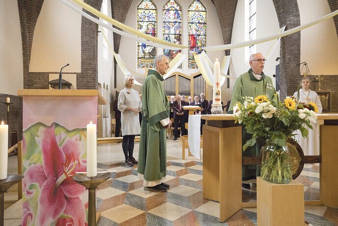 Feestelijke viering voor diaken Hans Enthoven - Foto: Geert Bistervels