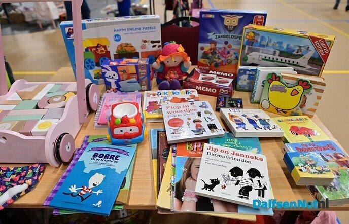 Geslaagde dag met springkussenfestival en kinderkledingbeurs in Trefkoele+ - Foto: Johan Bokma