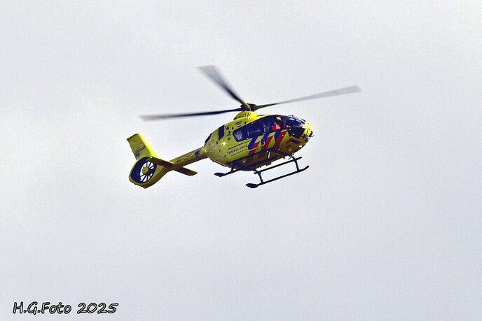 Lifeliner 4 landt op Bellingeweer