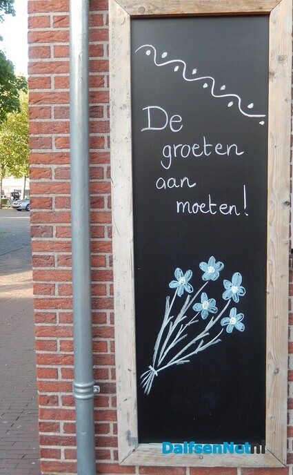 Humor langs de weg - Foto: Willy