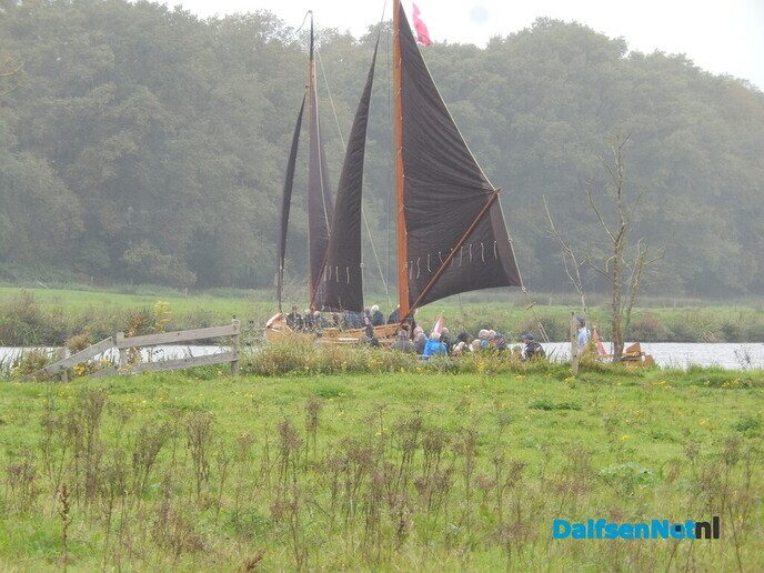 Vandaag waren zeilende zompen te zien op de Vecht - Foto: Willy