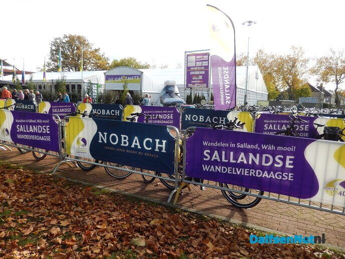 Salandse wandel 3 daagse: een gezellig drukte - Foto: Willy