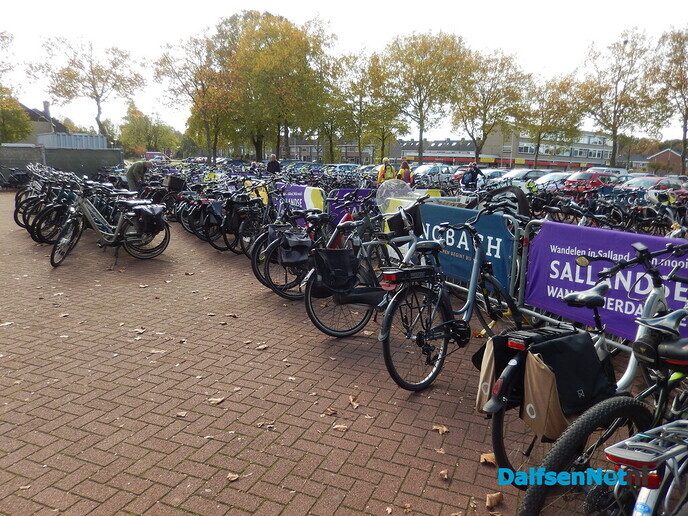 Salandse wandel 3 daagse: een gezellig drukte - Foto: Willy