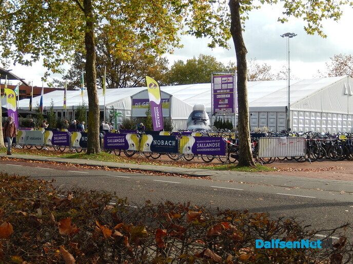 Salandse wandel 3 daagse: een gezellig drukte - Foto: Willy