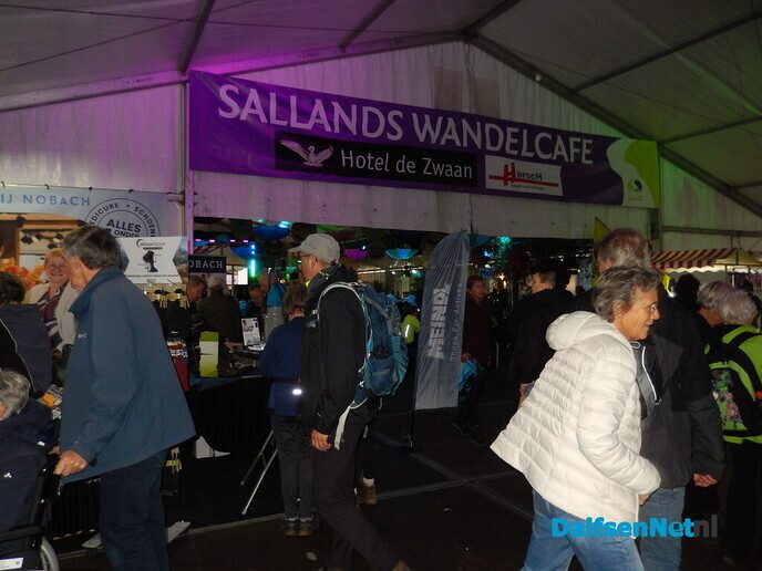 Salandse wandel 3 daagse: een gezellig drukte - Foto: Willy