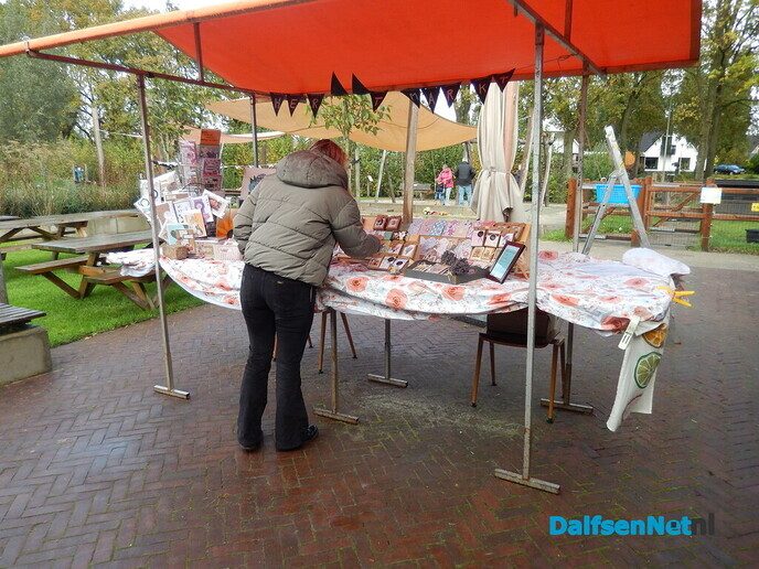 Vandaag was er een gezellige herfstmarkt in Nieuwleusen - Foto: Willy
