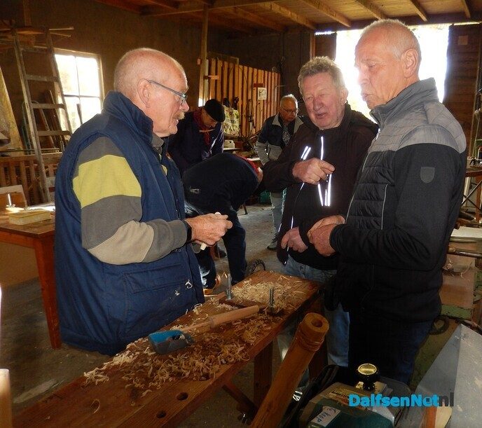 Veel belangstelling voor open middag workshop midwinterhoorn - Foto: Willy