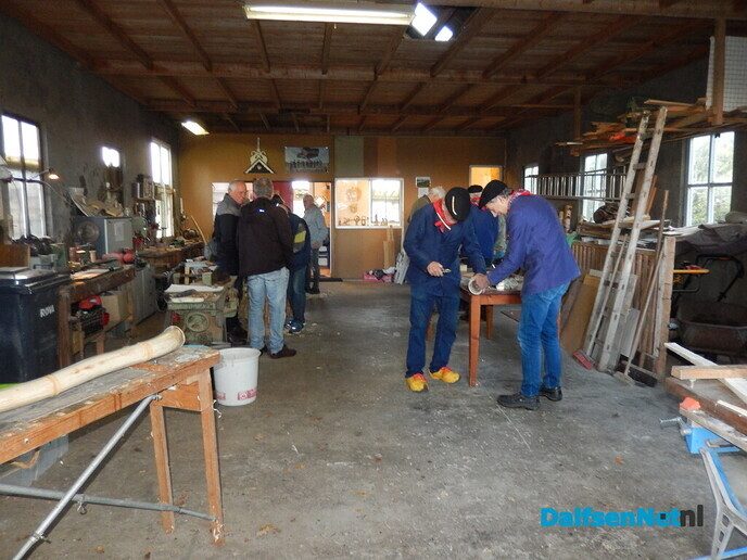 Veel belangstelling voor open middag workshop midwinterhoorn - Foto: Willy