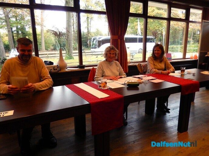 Stemmen ook in Hessum - Foto: Willy